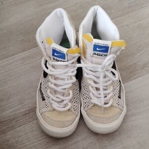 Nike Vintage Blazer Mid77s Sneakers - White Gray Accents